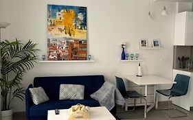 Centric Apartment With Rooftop